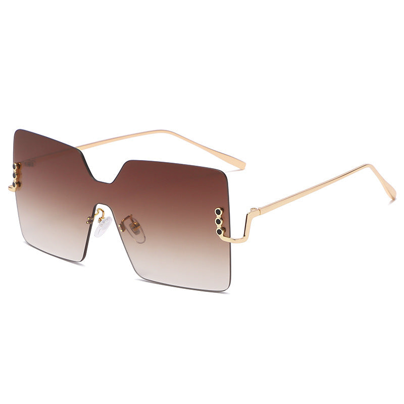 Stylish Large Frame Square Sunglasses for Men and Women – Modern and Trendy Design