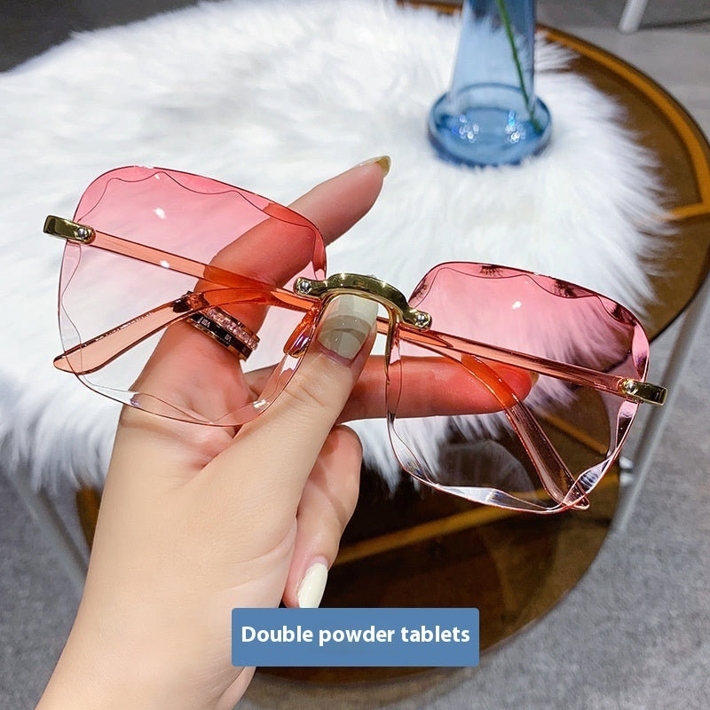 Stylish and Modern Frameless Sunglasses – Elegant Design for Women