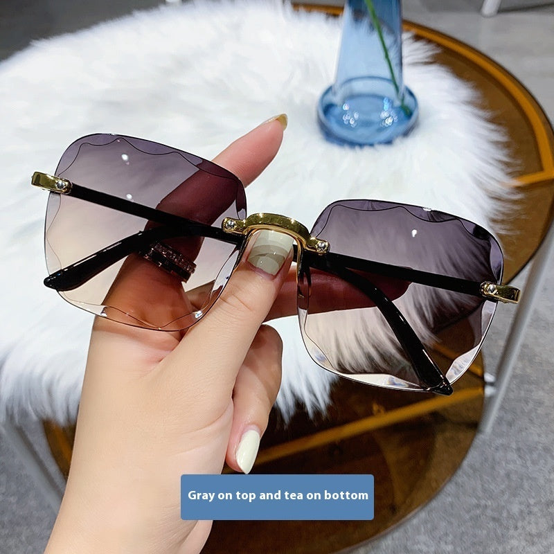 Stylish and Modern Frameless Sunglasses – Elegant Design for Women